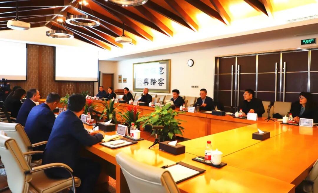 【動(dòng)態(tài)新聞】西湖區(qū)政府領(lǐng)導(dǎo)董毓民區(qū)長一行蒞臨天堂硅谷考察調(diào)研